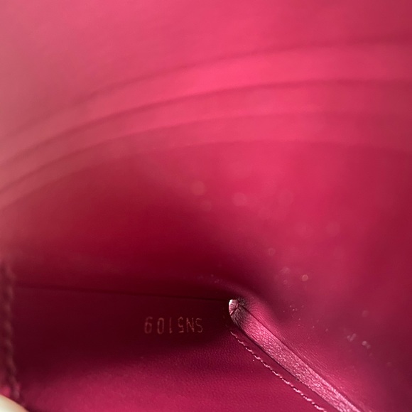 Louis Vuitton - Picture 7 of 7